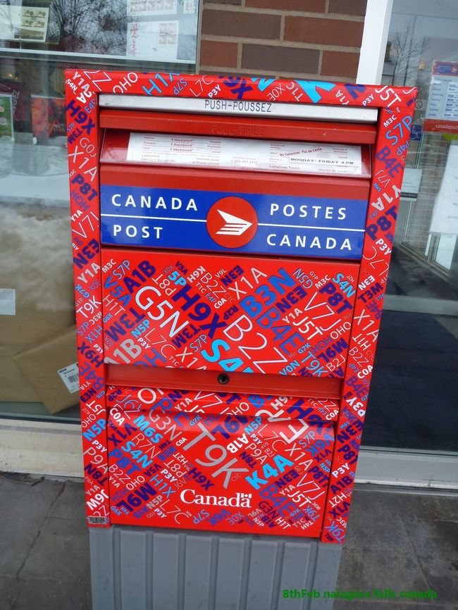 派手なポスター！ついつい手紙を書きたくなっちゃいますね♪