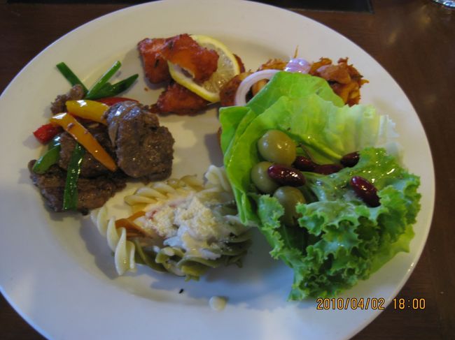 夕食ビュッフェの一部。