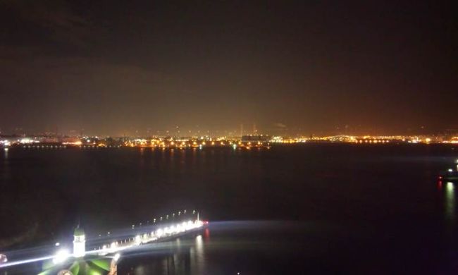 こんなきれいな夜景がぁ〜！！<br /><br />一人で泊まるにはもったいない・・