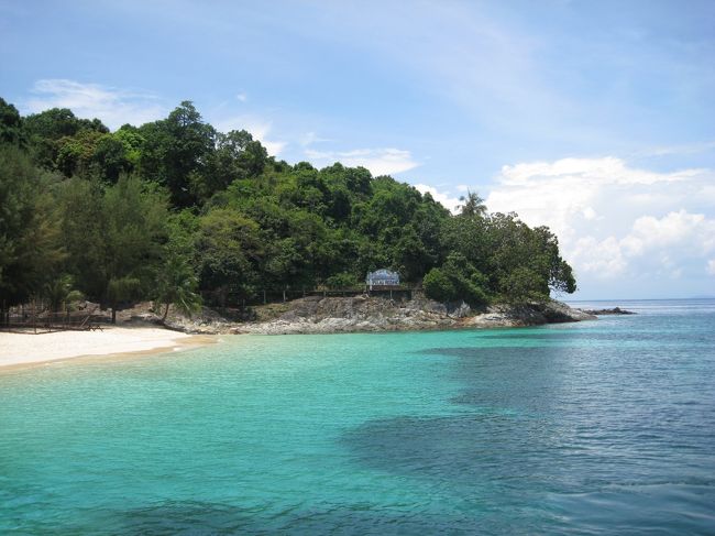 その後、マリンパークへ。ここで小1時間ほど過ごす。<br />ここには小さな売店があり、上海家族は飲み物を買っていた。