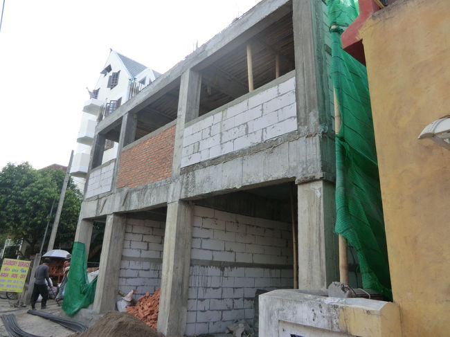 コンクリートを受けるのはコンパネを単管でなく・・・竹