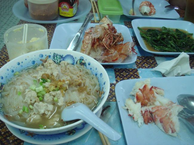 ビーチ近くのレストラン『ＮＩＮＮＪＹＡ』