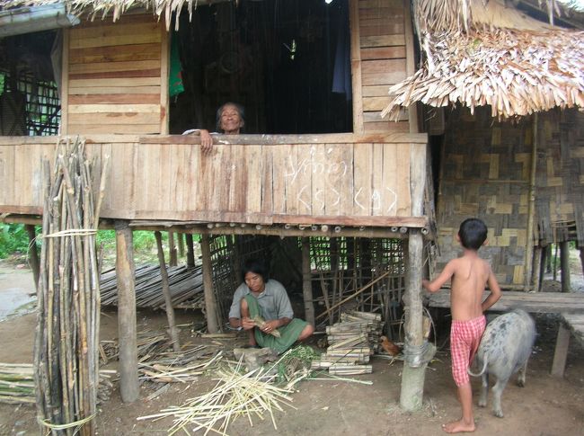 床下では作業をしたり 