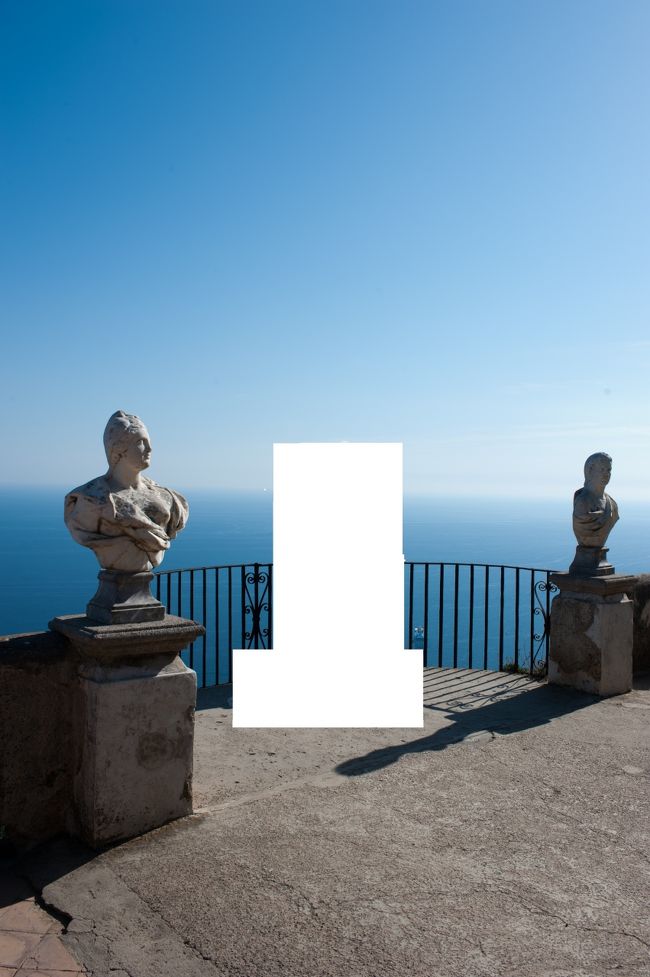 ヴィラ・チンブローネ　無限のテラス<br />ここからの景色は本当に最高！<br />空がとっても近くて海と空の境目が分からないくらい<br /><br />