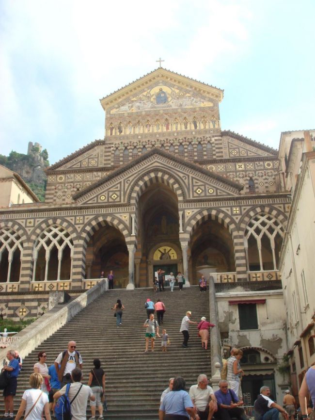 大聖堂<br /><br />アマルフィはツーリストだらけで大混雑