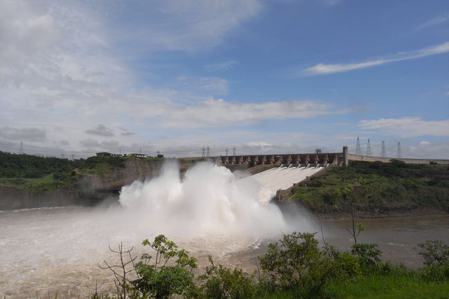 イタイプーダム（フォス・ド・イグアス）