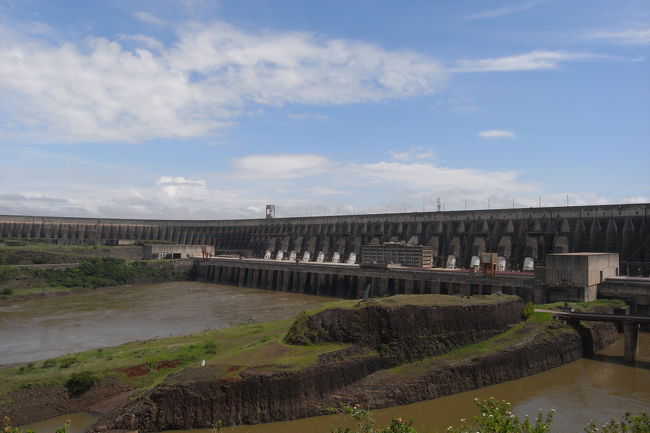 イタイプーダム（フォス・ド・イグアス）
