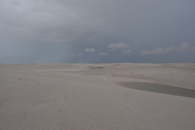 レンソイス国立公園（バヘリーニャス）<br />天気悪かったけど，暖かくてラグーナで泳ぎました