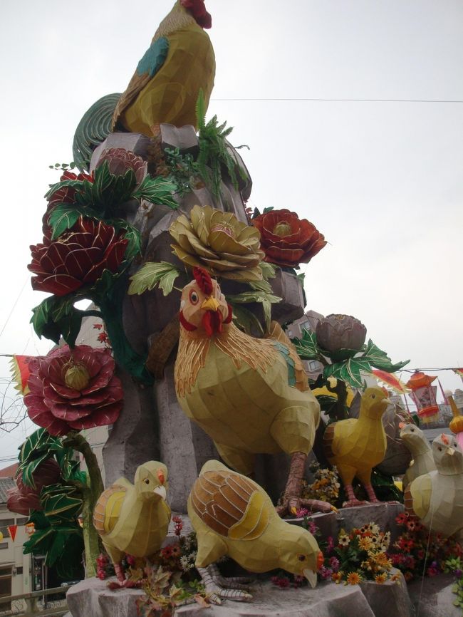 ニワトリのオブジェ