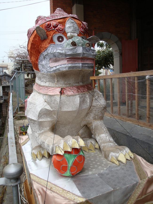 観音堂の獅子