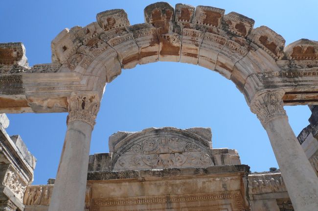 ハドリアヌス神殿