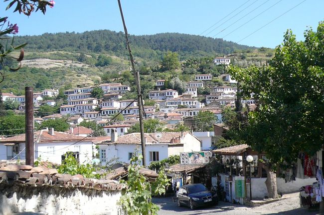 パムッカレへ向かう途中でシリンジェ村に立ち寄りました。