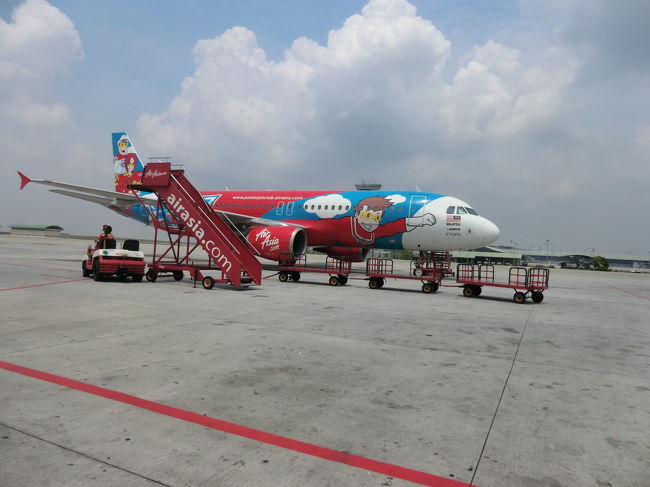 チェンマイからマレーシアKLまでエアーアジアで安い日に移動です・・・中国正月は2万円・・・でも今回は5000円・・・2時間乗ってこの値段はお得です・・・