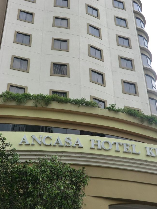 アンカサホテルの前に到着です・・・プドラヤバスステーションは改装中です・・・来年はどうなるか分かりません・・・