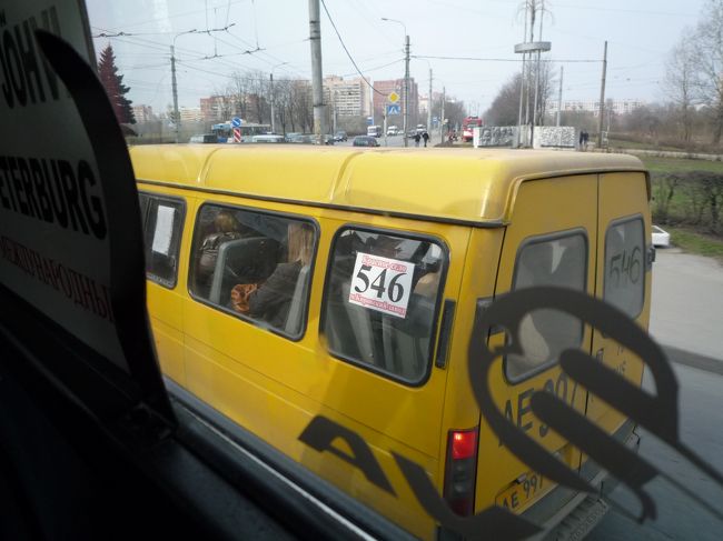 車の汚れでバスの路線番号を書いていた。<br /><br />なんちゅう適当な……。