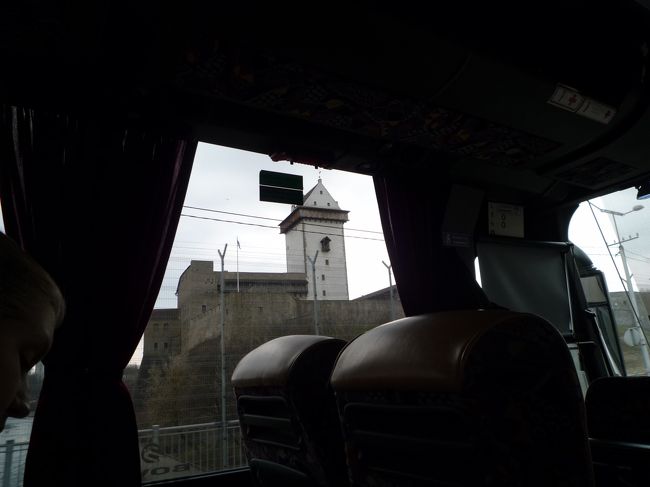 こっちがナルヴァ城。