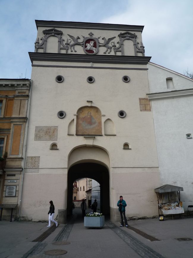 ヴィリニュス到着！<br /><br />これは夜明けの門。<br /><br />くぐると旧市街地へ。