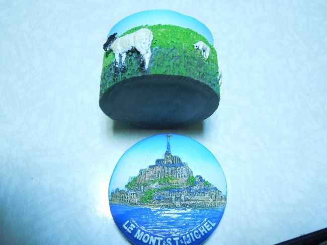 小物入れ。<br />モンサンミッシェルのお土産屋さん。