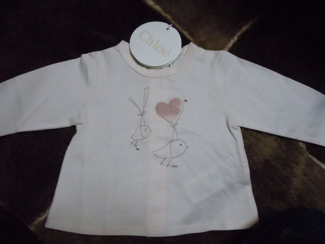 Chloeのベビー服。<br />ギャラリーラファイエット。