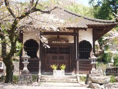 正観寺のお堂。

このあたりは、菊池公園の喧騒が嘘のように静寂に包まれていました。