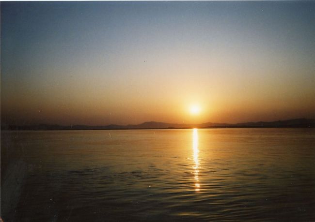 エーヤワディー川から見る夕日３。