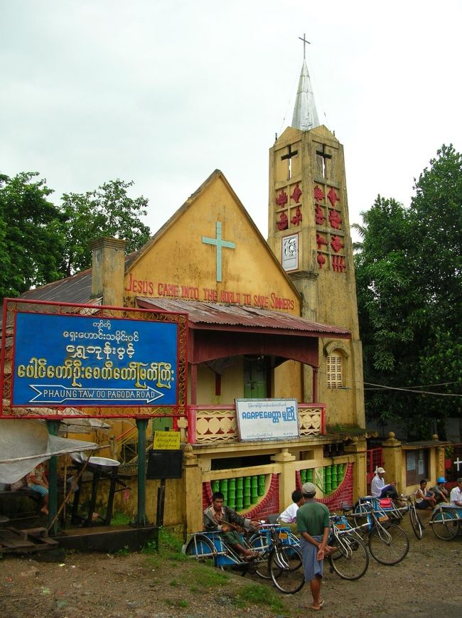 イギリス統治時代に作られた教会。今回は行けませんでしたが、ヒンドゥー寺院もどこかにあるそうです。 