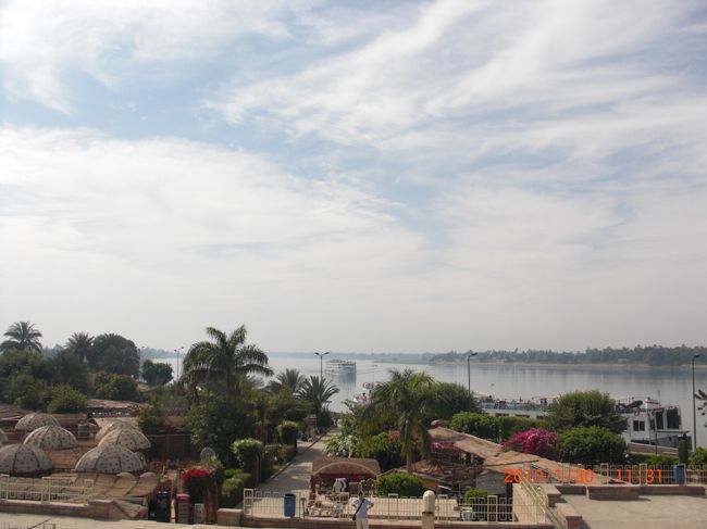 ここは、ナイル川沿いで　眺めがすごくきれいです。<br /><br />エジプトのまた違った風景です。