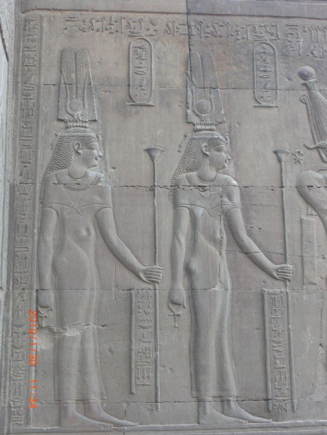 ここに、日本では絶世の美女！と言われている <br />クレオパトラが描かれてます！ <br /><br />でも、ガイドさんは <br />『そんなにきれいじゃないよ』 <br /><br />…確かに…（笑）