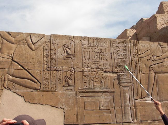 ここには、医療に関することも書かれています。<br /><br />「何の薬を、１日にいつ何回飲む」 <br />っていうことが記されてるんだって！ <br />（ま…壁に書かなくってもいいのに・笑） <br />凄い。 <br /><br />