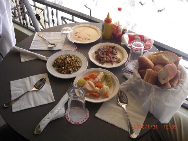 パンは、ここのが１番好きでした♪ <br />甘くて、口の中の水分が全部奪われてしまうコッペパン。 <br /><br />