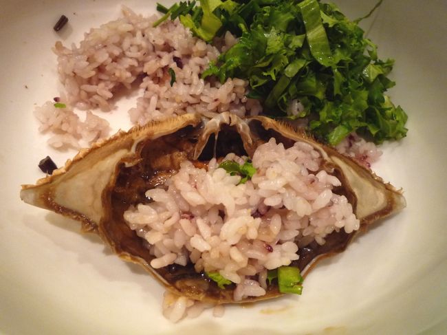 蟹ミソのついた甲羅にご飯を投入〜♪<br />ケジャンの漬け醤油が旨味があっていいですねえ。
