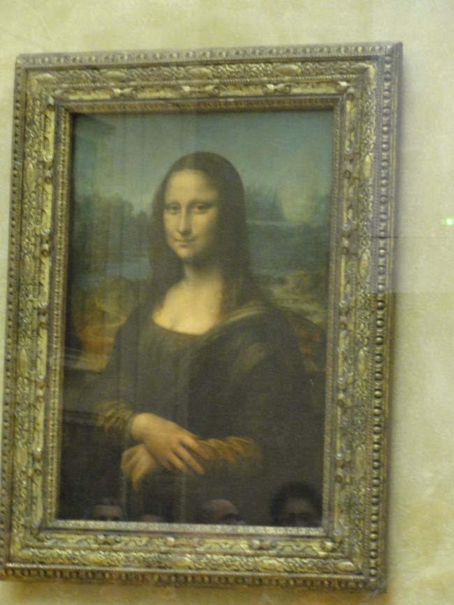 誰しもがご存じのモナリザ。