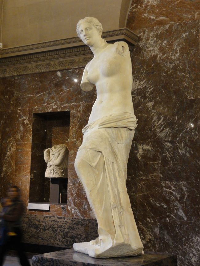 これもご存じ、ミロのヴィーナス。