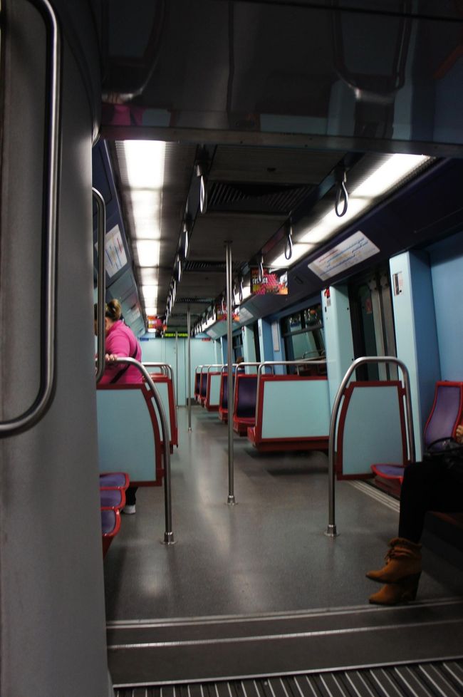 地下鉄の車内。