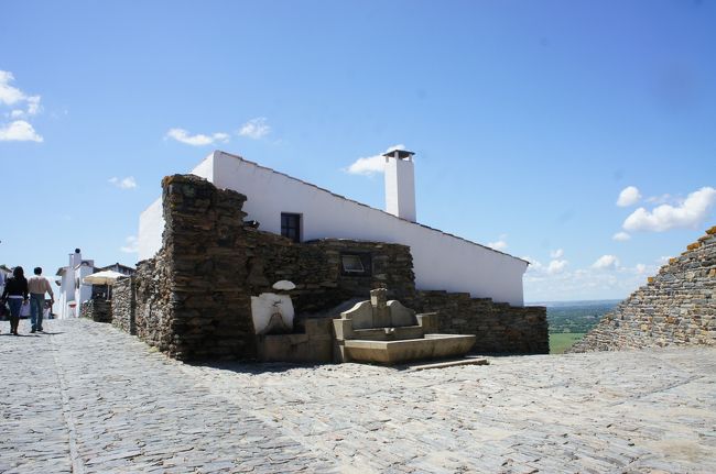 水飲み場、ですね。<br />今も使われてるのかな？