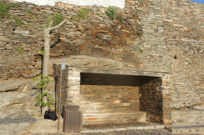 バス停です。レトロだ…(笑)