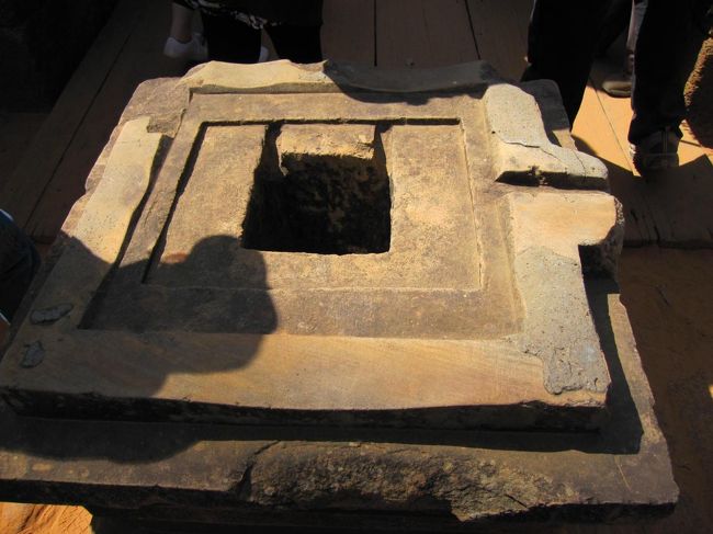 リンガ（男性シンボル）の台座です。