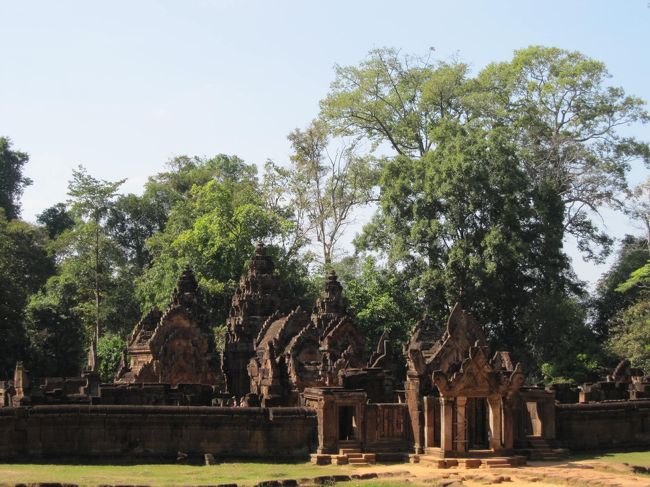 バンテアイ・スレイの外観です。