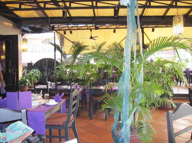 夕食はBBQ SUKI Restuarantで炭火焼肉を食べました。<br />