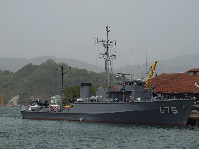 舞鶴港とれとれセンターで海の幸を楽しむ 赤レンガ倉庫と海上自衛隊護衛艦 舞鶴満喫の旅