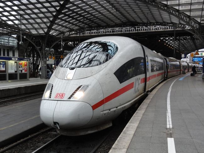 １１月１３日<br />今日はICEでケルンまで移動します。<br />このICEも先頭車両の先端の連結部分に妙なパーツがついています。<br />タバコを加えた不良をモチーフ？？　　の訳はない。。。　　笑