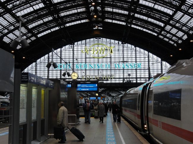 ケルン駅構内です。