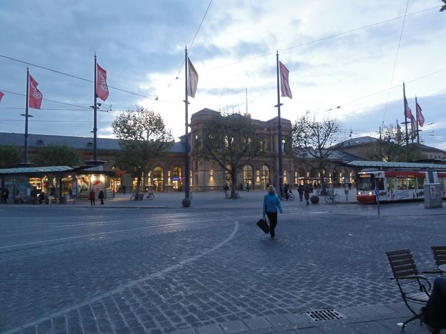 夕方のマインツの町並み。<br />さて、これからフランクフルトに向かって帰路のJAL便に乗らなければ．．．．