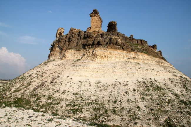 なんとか登りついて、陽が射す方向へ周ってゆきます。