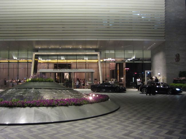 またの機会にしようと、バーOZONEを諦め泣く泣く後にする。