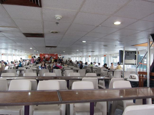 高速フェリーと普通のフェリーがあります。<br /><br />長州島まで、高速は30分、普通は1時間で着きます。<br /><br />たしか$10程度しか差がなかったと思います。<br /><br />11時発の高速フェリーに乗る予定が、友達ギリギリ到着。<br /><br />ダッシュで乗り場まで行きましたが、満席で出港。。。<br /><br />普通のフェリーで、のんびり行きました。