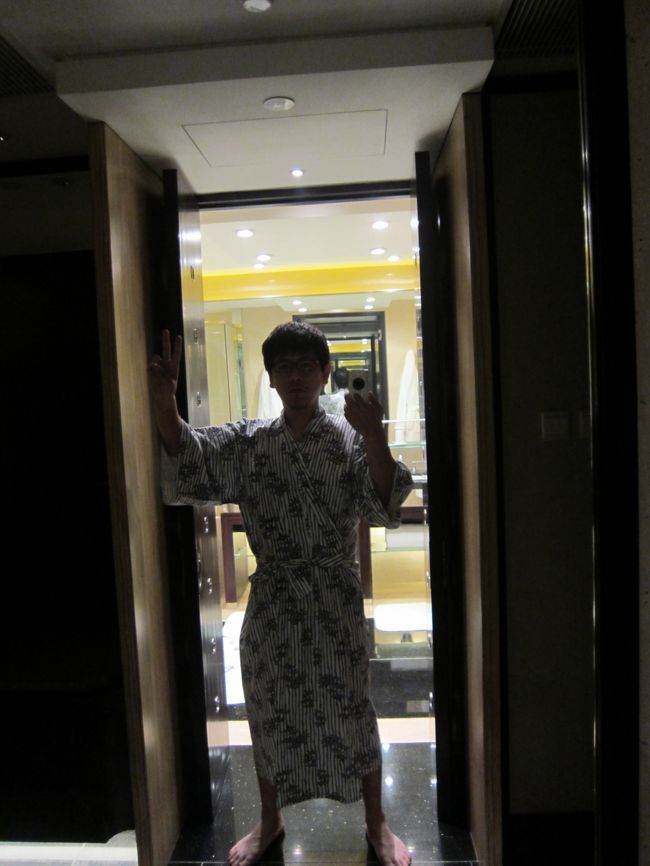 せっかくだから着ないとな！<br /><br />一人浴衣パーティー。<br /><br />アホです。わかってます。。。<br /><br />疲れてたんで、即寝ました。