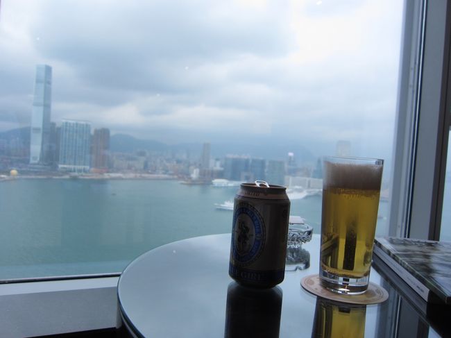 友達の仕事がもう少しで終わる！<br /><br />でも我慢できん。。。<br /><br />ビール空けちゃいました。