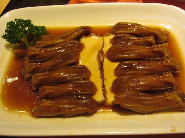 アヒルかガチョウの舌・・・<br /><br />12羽分の舌を頂きました。<br /><br />気持ち悪いって言って、香港友達は食べなかったけど、美味い！！！<br /><br />コリコリ＆トロリ。<br />