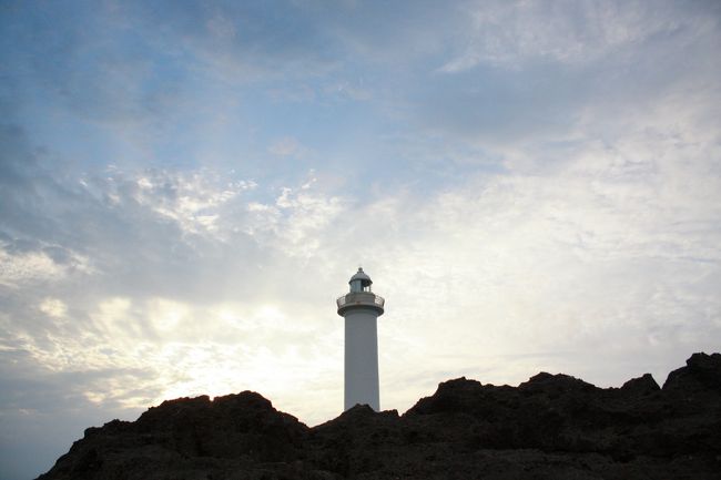 本島の観光をしたことのない、相方を引き連れ<br />残波岬へ。